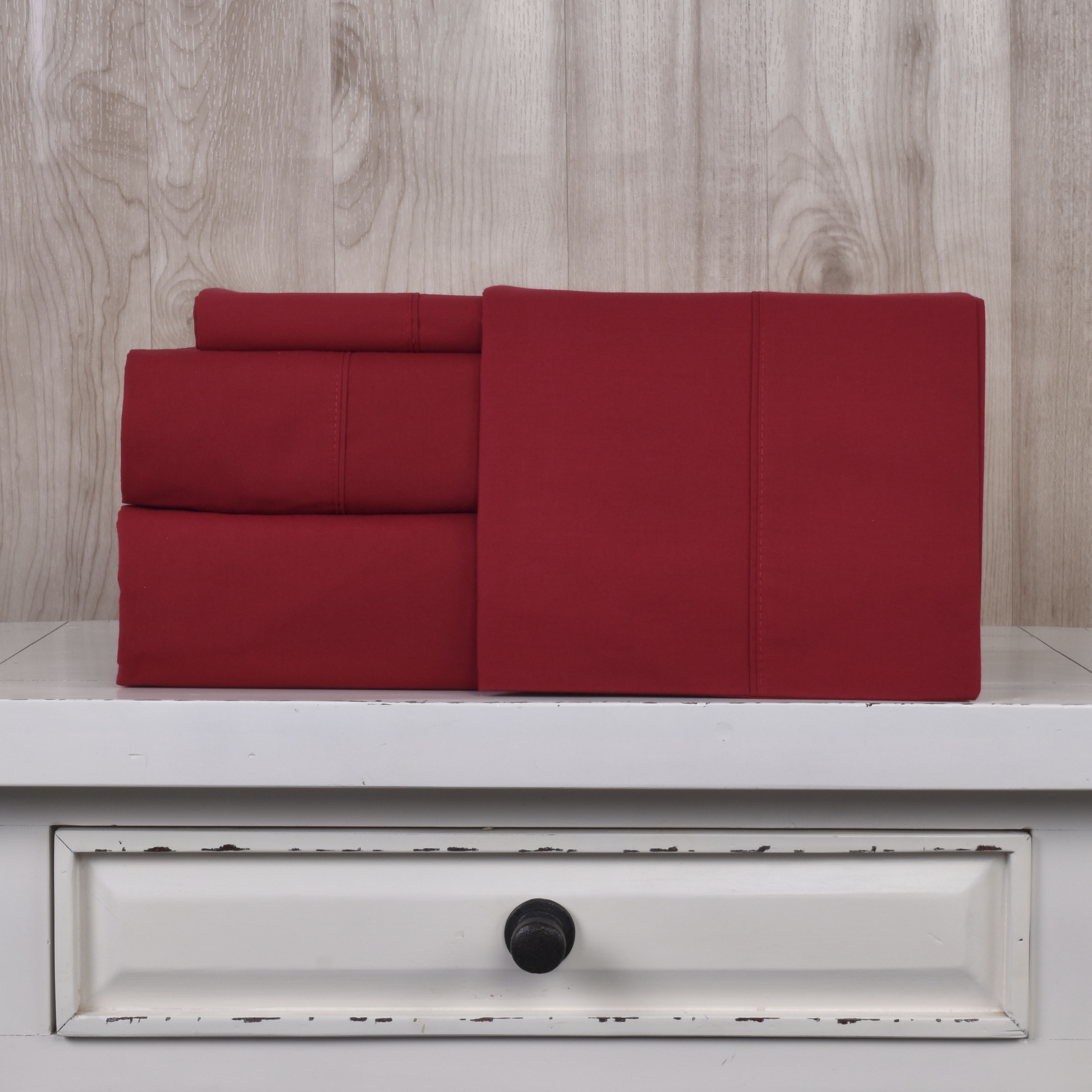 Juego de Sábana Basic 200 hilos Color Bordo (Altura del Colchón: 30 cm)