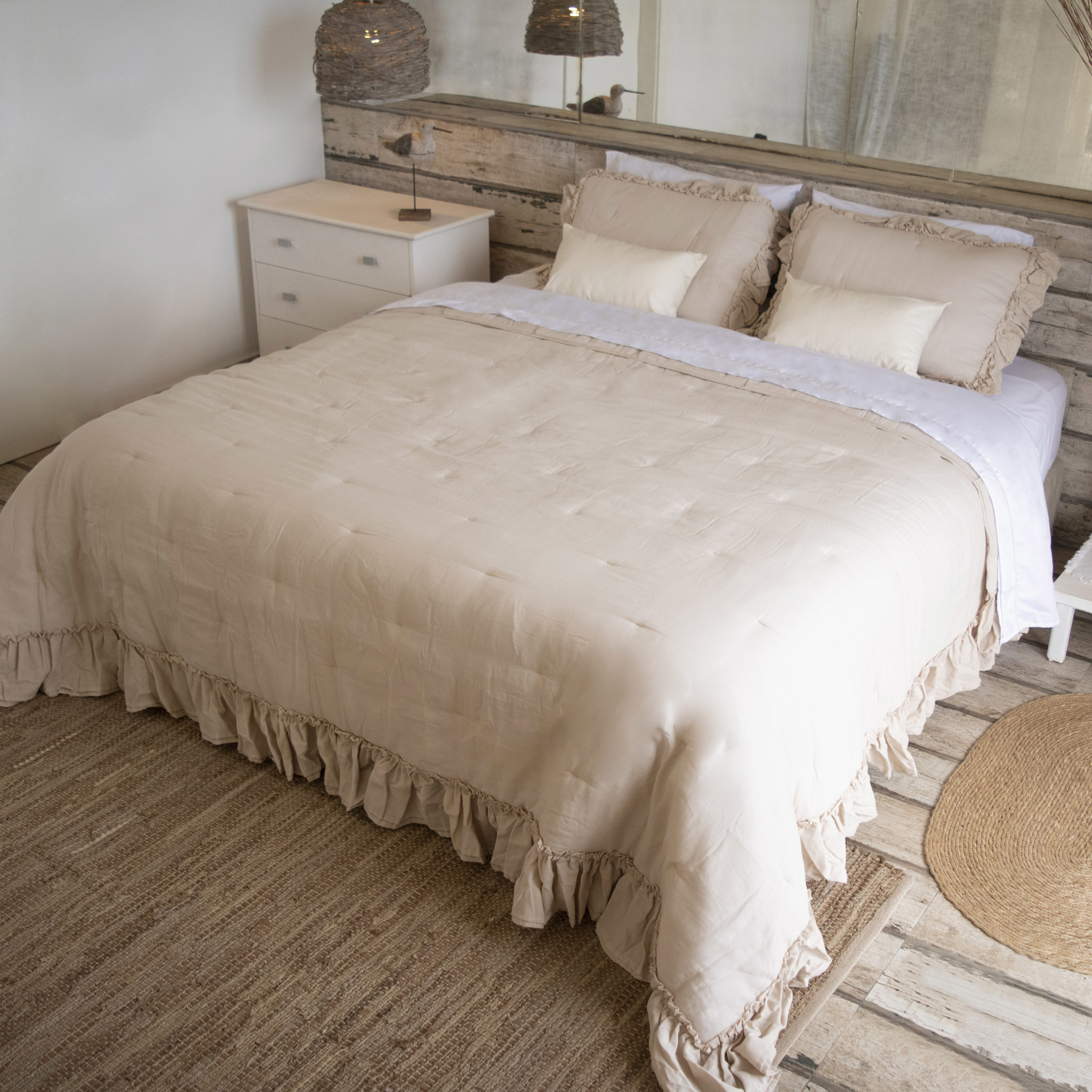 Edredón Finezza Lienzo Beige con Volado - PILAR